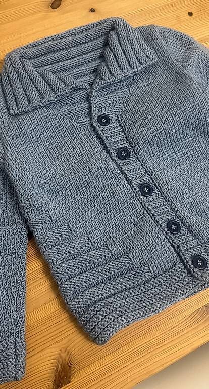 Giacche & Cappotti:  Handgestrickte Kinder-Strickjacke mit Kragen – Nuovo e nell'imballaggio originale da Wollerau venduto da ALPERA 2