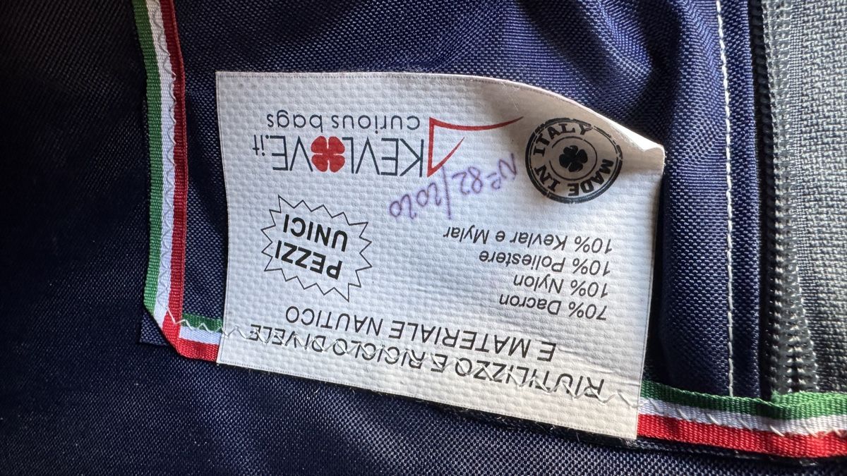 Zaini: Rucksack aus recyceltem Segelmaterial – Usato da Seewis Dorf venduto da alex.huesler 2