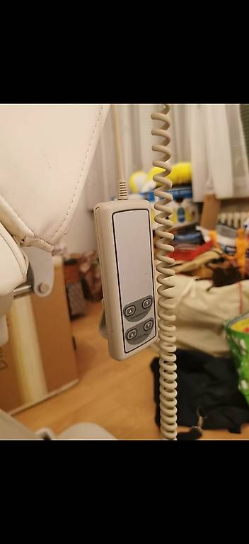 Lettini & sedie per cosmetici: Kosmetikliege ist gebraucht  – Usato da Basel venduto da ale_8dtg 3