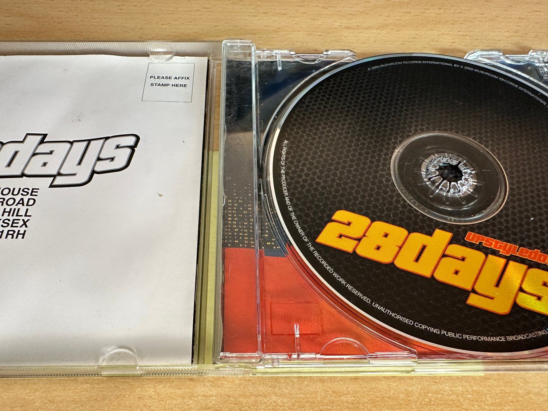 CD: 28 Days – Upstyledown – Usato da Rikon im Tösstal venduto da Alpenmutz 2