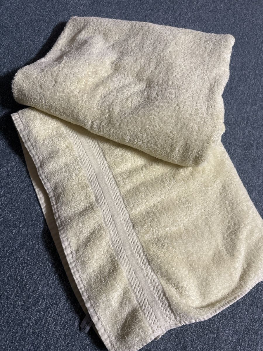 Serviettes de bain: 2 Badetücher  – Neuf (Voir description) à Baltschieder par YmroBe