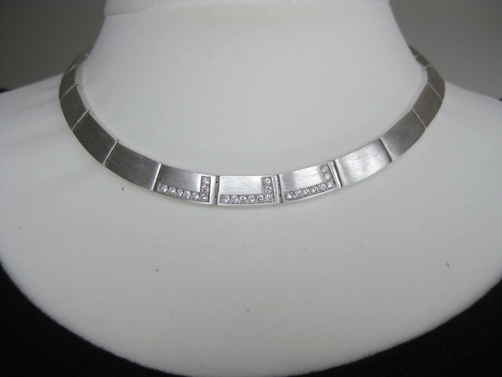 Esprit Catenine: Modernes Designer-Collier Silber 925 Esprit Zirkonia – Usato da Ermatingen venduto da Decovin