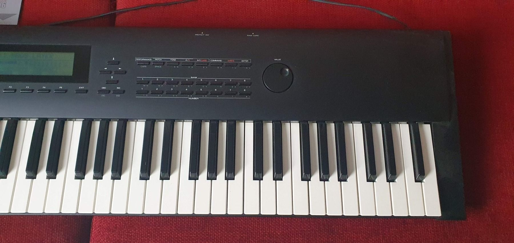 Roland Musikinstrumente: Roland D70 – Defekt aus Ecublens VD von  2