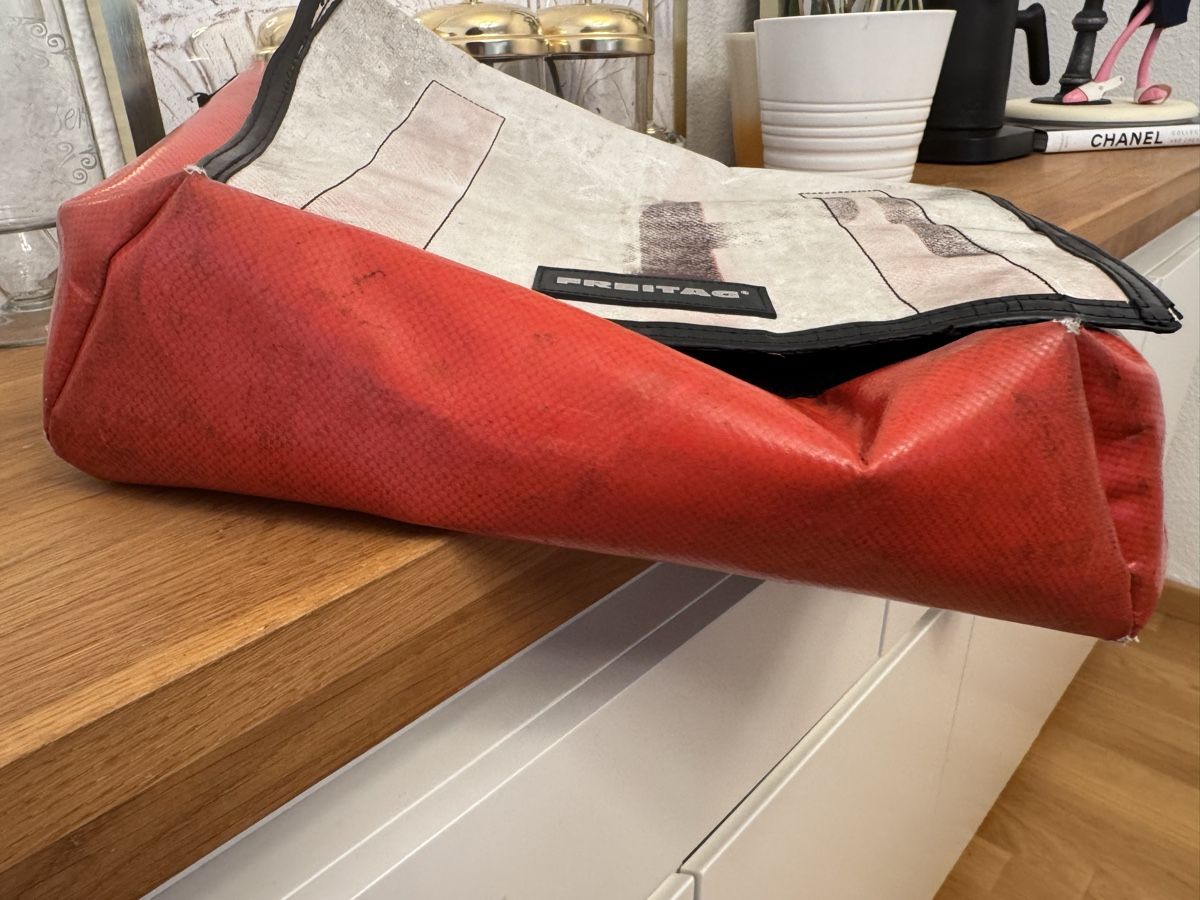 Freitag Sonstige Kleidung & Accessoires: Freitag sacoche rouge et gris – Gebraucht aus Brügg BE von haj_9zhk 3