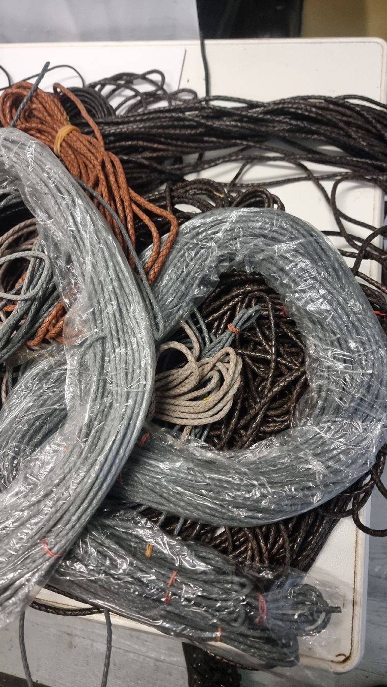 Kit bricolage: Lederkordeln zum Bastel oder Schmuck Lot1 – Nuovo (secondo la descrizione) da Beckenried venduto da Maya58 1