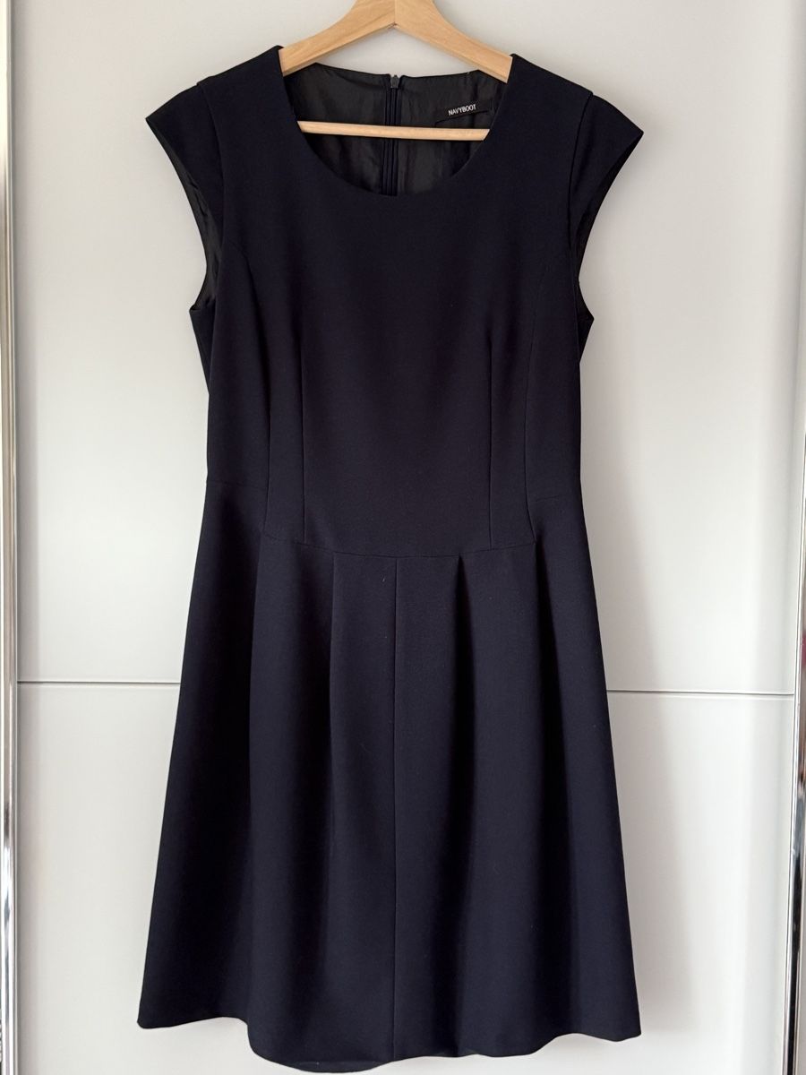 Navyboot Kleider: Elegantes Kleid NAVYBOOT - Size S – Neu (gemäss Beschreibung) aus Horw von toasteronline