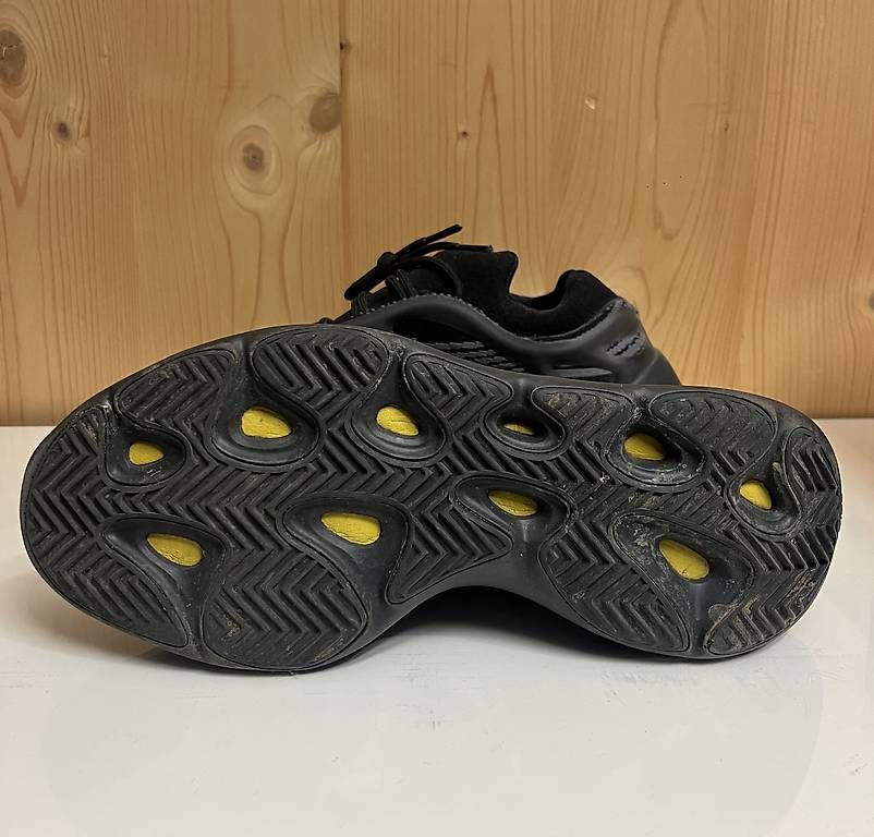 Adidas Scarpe da uomo: Yeezy Boost 700 Alvah (Grösse 44) – Usato da Luzern venduto da LuzernerShop 3