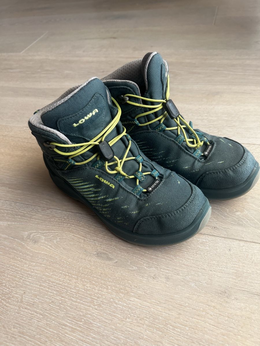 Lowa Schuhe für Jungen: Kinder Lowa Boots Gore-Tex – Neu (gemäss Beschreibung) aus Frick von bla_zt9f