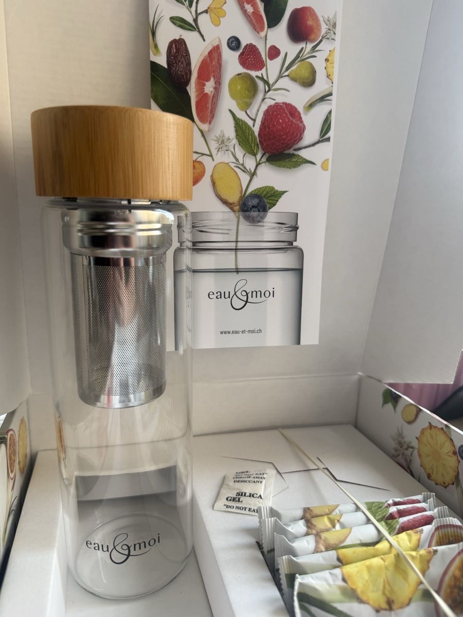 Borracce & Thermos: Eau & Moi Teeflasche mit Sieb im Geschenkkarton – Nuovo (secondo la descrizione) da Wettingen venduto da Ni_la_lo
