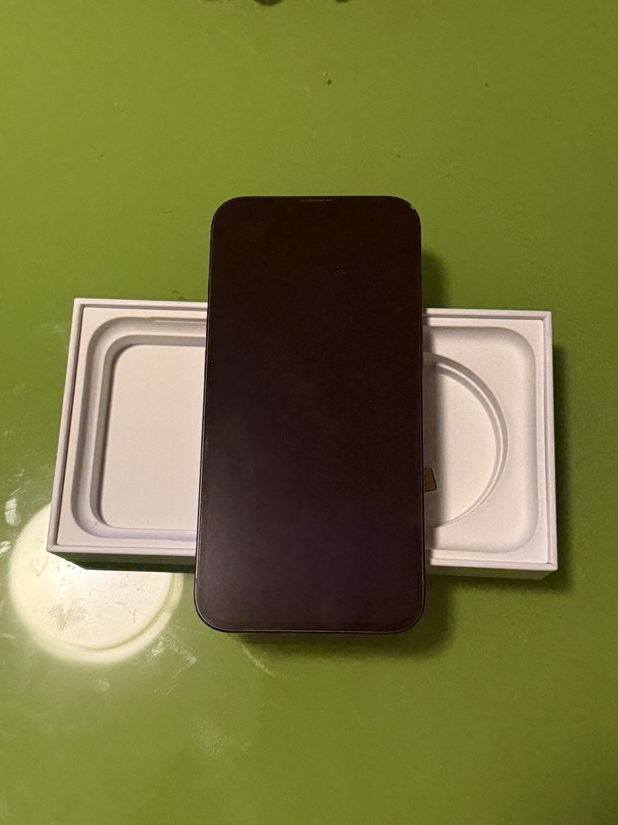 Apple Portables: iPhone 14 midnight 128GB  – Neuf (Voir description) à Baar par Silvester.O 1