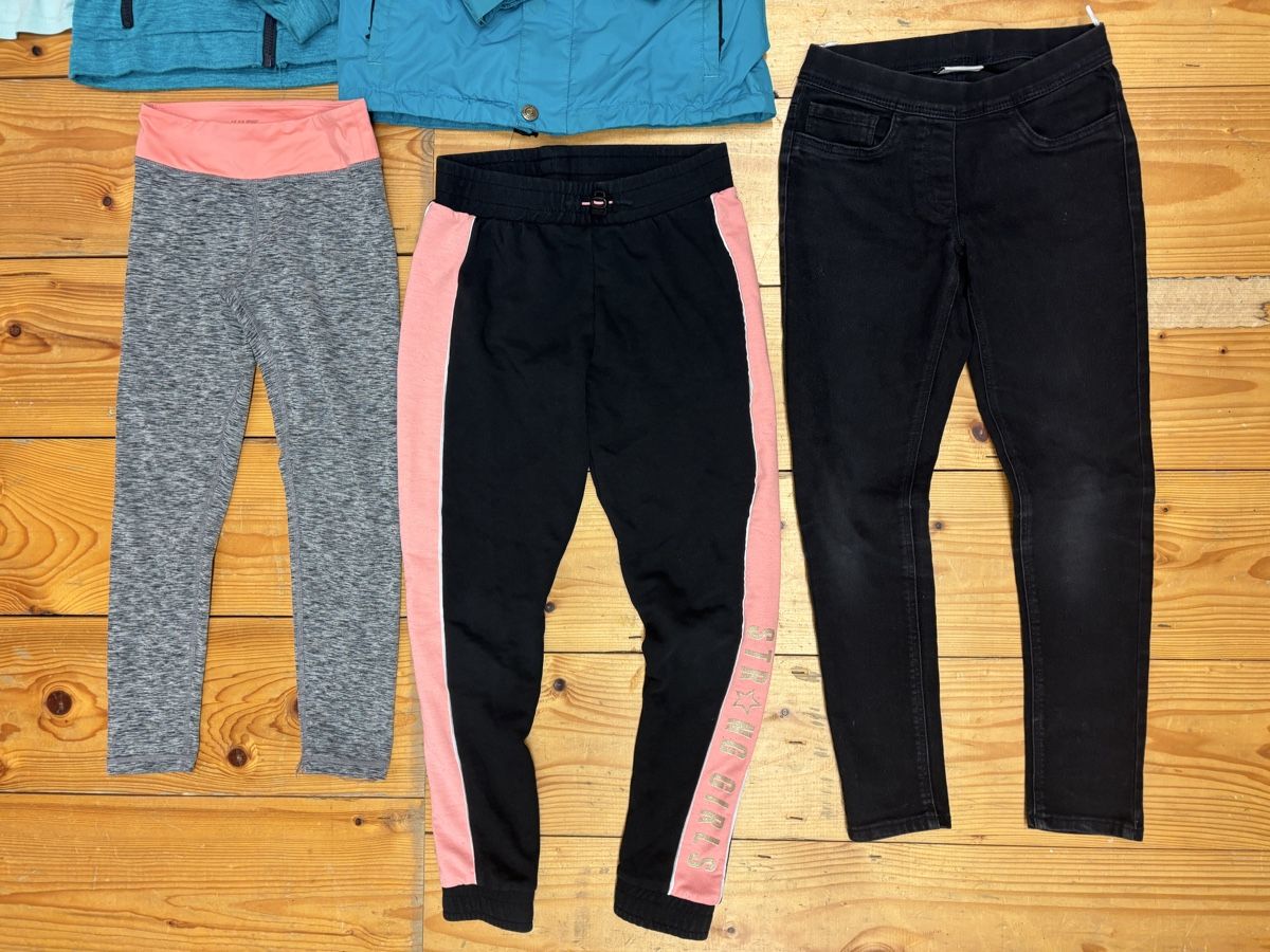 Lotti & Set di vestiti: Kleiderpaket Mädels, Grösse 134/140 – Usato da Büren an der Aare venduto da Nikito2001 4