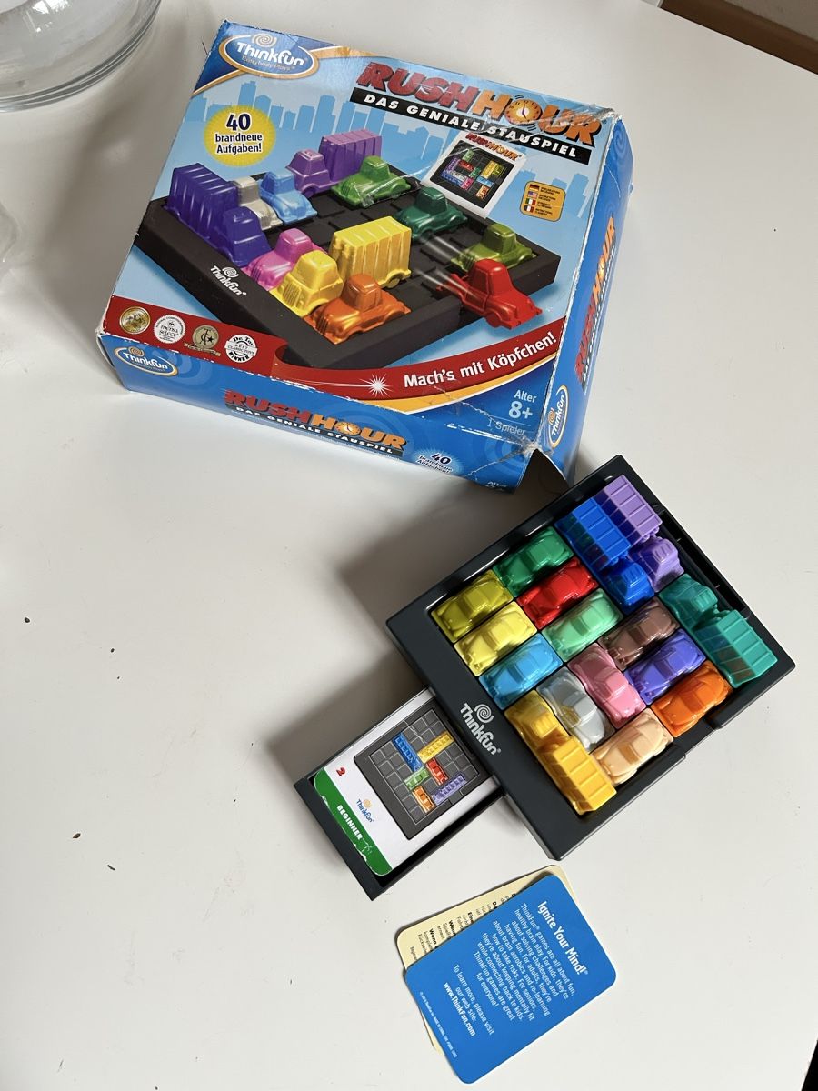 Spiele: Logikspiel ThinkFun Rush Hour mit Box  – Gebraucht aus Oftringen von Solima