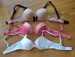 Lot de 3 Soutiens-gorge 75A Triumph, Calvin Klein, A.P.