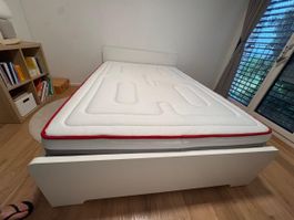 Bettgestell Weiss mit Lattenrost und Matratze 140x200 cm