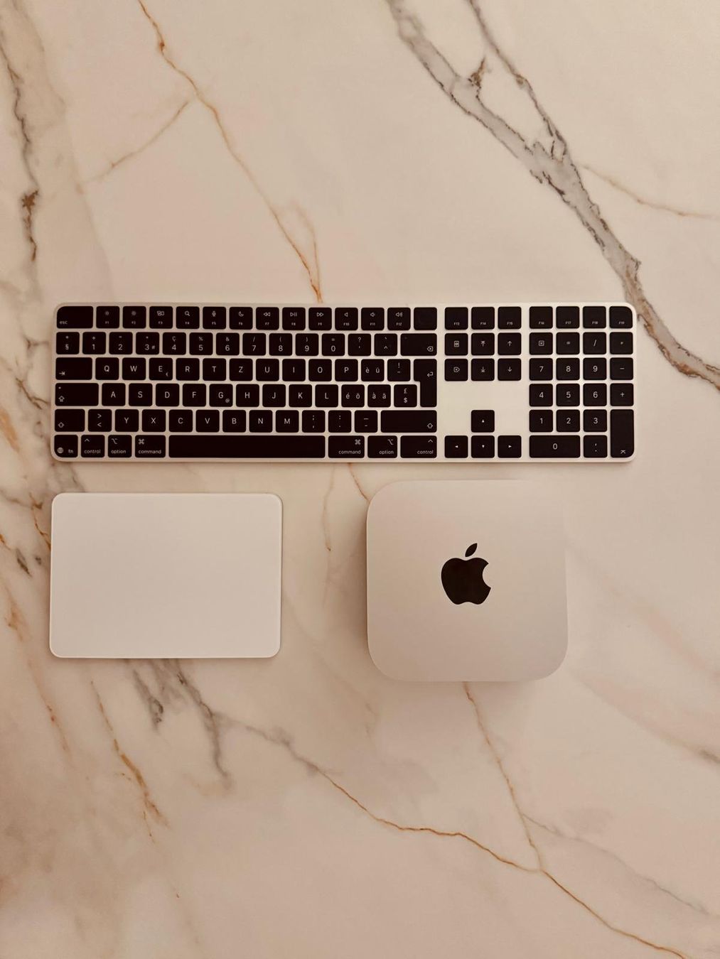 Apple PCs: Apple Mac Mini, Magic Keyboard, Magic Trackpad, Neuwertig! – Neu (gemäss Beschreibung) aus Malters von Fereros01