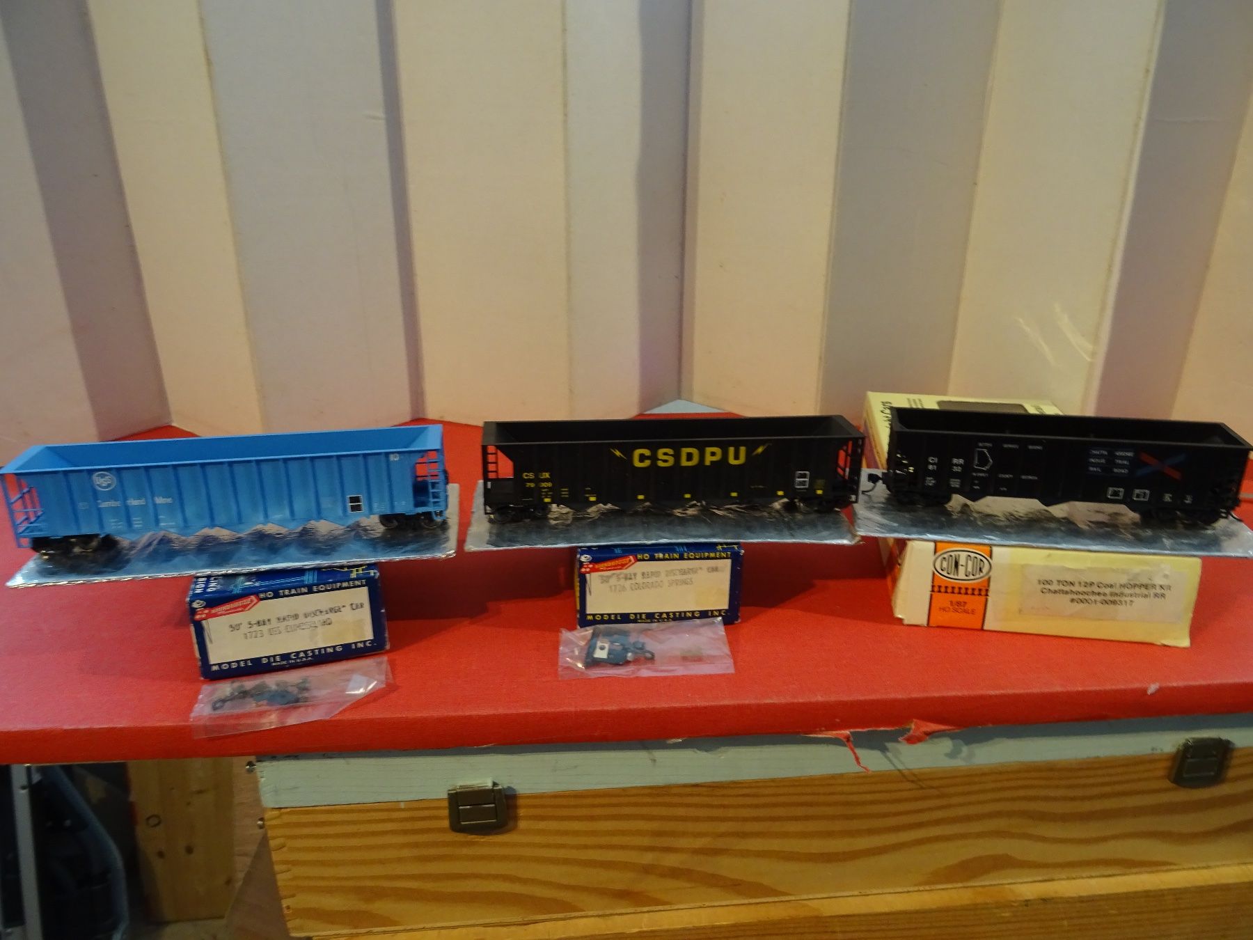 Modellini di ferrovie: 3 DIV. HOPPER /2 ROUNDHOUSE / 1 CON-COR  EX KIT NEU – Nuovo e nell'imballaggio originale da Appenzell venduto da Phantombolt1779 1