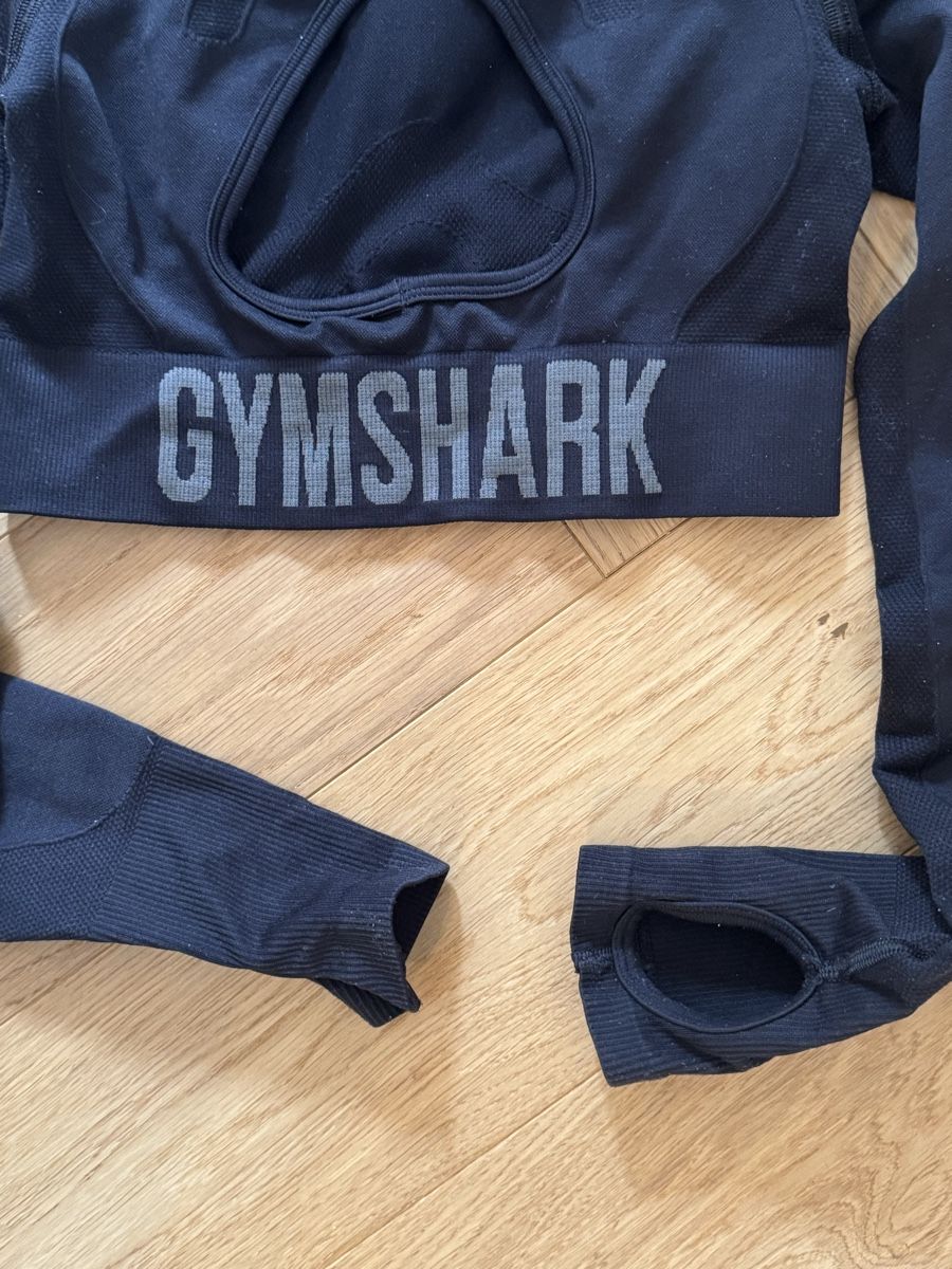 T-shirt: Gymshark Flex Crop Top schwarz – Usato da Zürich venduto da milenaxx 2