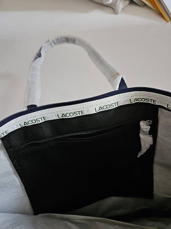 Lacoste Borse da donna: Lacoste SHOPPING Tasche neu, blau – Nuovo e nell'imballaggio originale da Luzern venduto da Caro2601 2