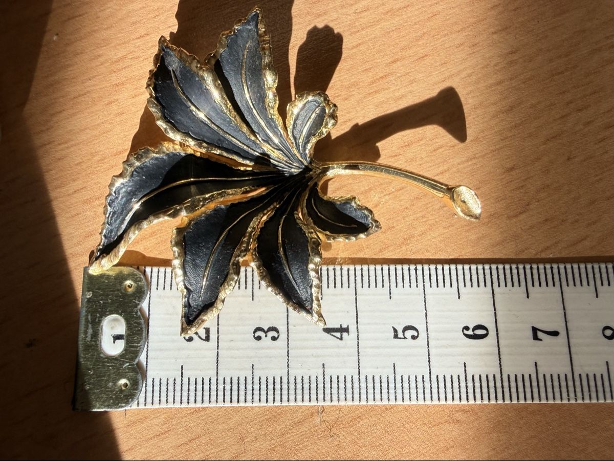 Spille & Fermagli: Vintage Herbst Blatt Brosche Gold/Schwarz farbe – Usato da Lamone venduto da LaCantinaMagica 7