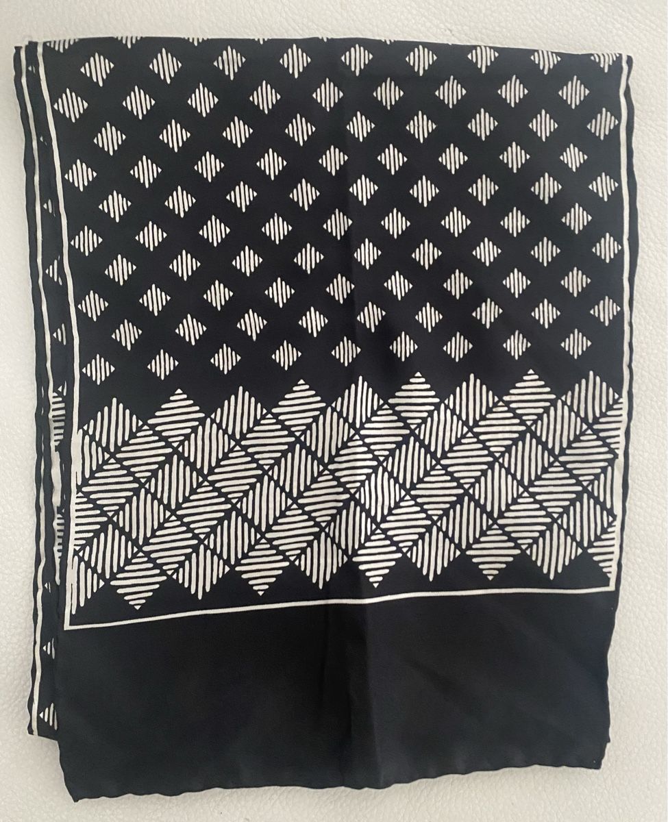Foulards, Tücher & Schals: Seiden Schal 🌸 – Gebraucht aus Opfikon von Luis144 2