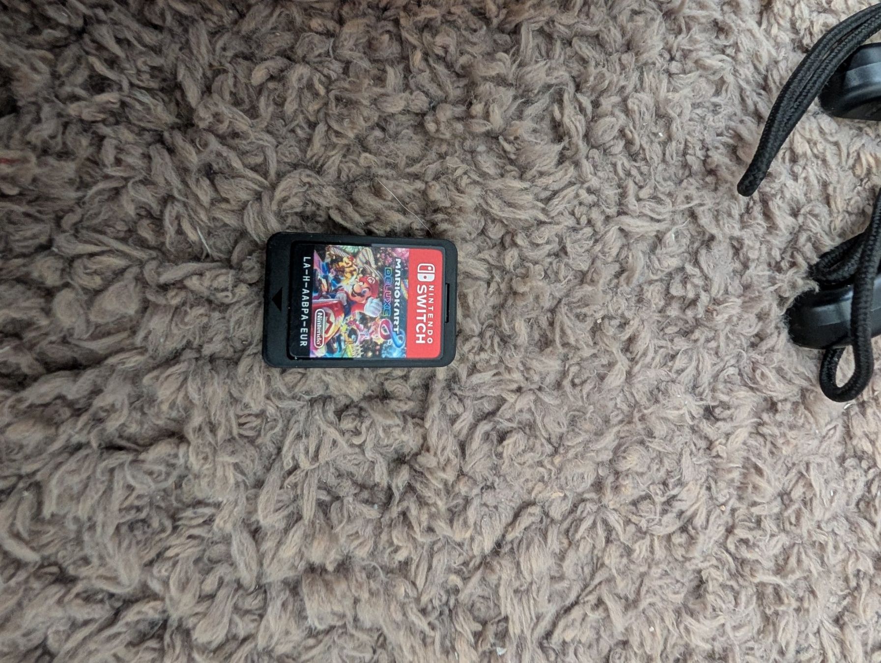 Nintendo Konsolen: Nintendo Switch + 4 controllers & 2 games – Gebraucht aus Bern von gum_lr9c 4