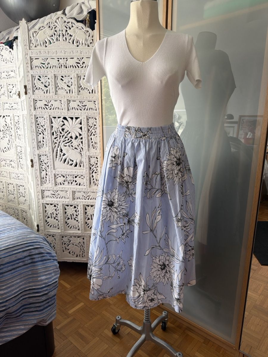 Zara Gonne: Jupe Zara taille S – Usato da lausanne venduto da annec777