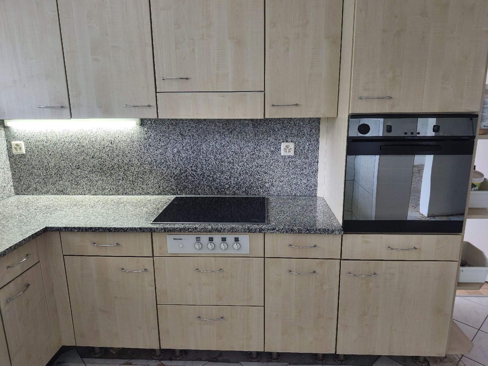 Cucine complete: Gratis Küche mit Granit Arbeitsplatte – Usato da Zürich venduto da GoofBar