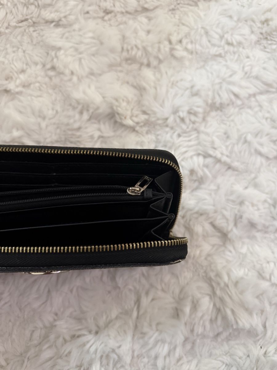 Guess Portemonnaies: Porte monnaie Guess – D'occasion à Neuchâtel par xiao_bei 1