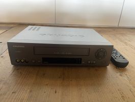 Grundig Videorecorder mit Fernbedienung und OVP, guter Zusta