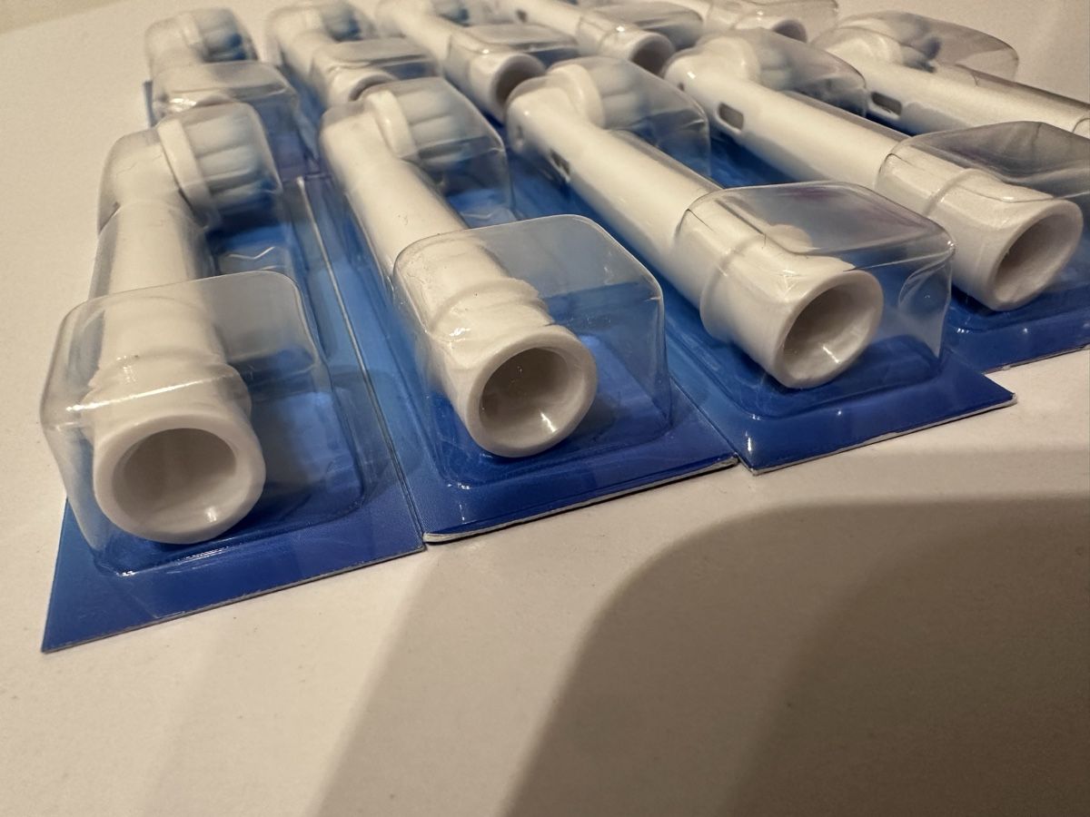 Oral B Soins dentaires: Oral B – Neuf avec emballage d'origine à Locarno par CimaC 1