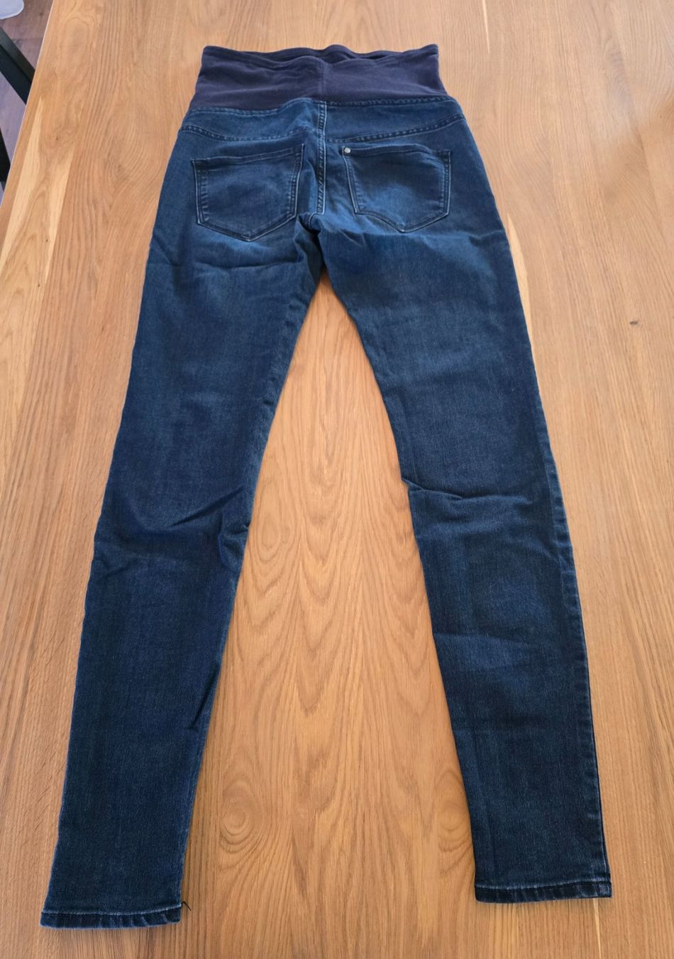 H&M Jeans: Schwangerschafts-Jeans Gr. M – Usato da Zäziwil venduto da Seisler 1