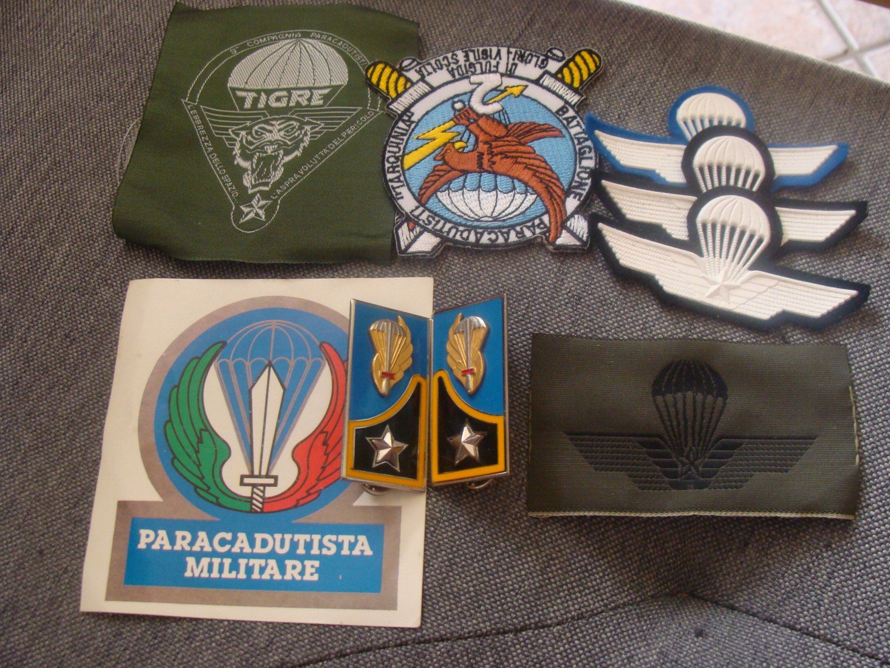 Placchette & Badge: Armée Italienne, anciens – Usato da Cuarny venduto da hen_g7hn