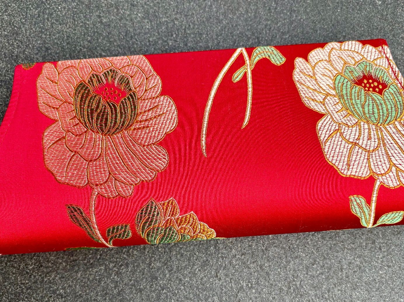 Borse da donna: Wunderschöne neue Clutch aus Seide – Nuovo (secondo la descrizione) da Uster venduto da pri_6r68