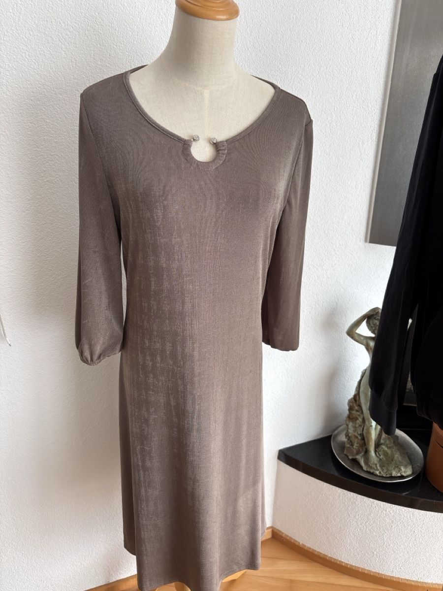 Vestiti: Alfredo Pauly Kleid Gr 36 – Usato da Embrach venduto da Dmoney