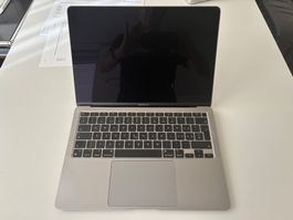 MacBook Air, 256GB, spacegrau, neuwertig und ohne Mängel