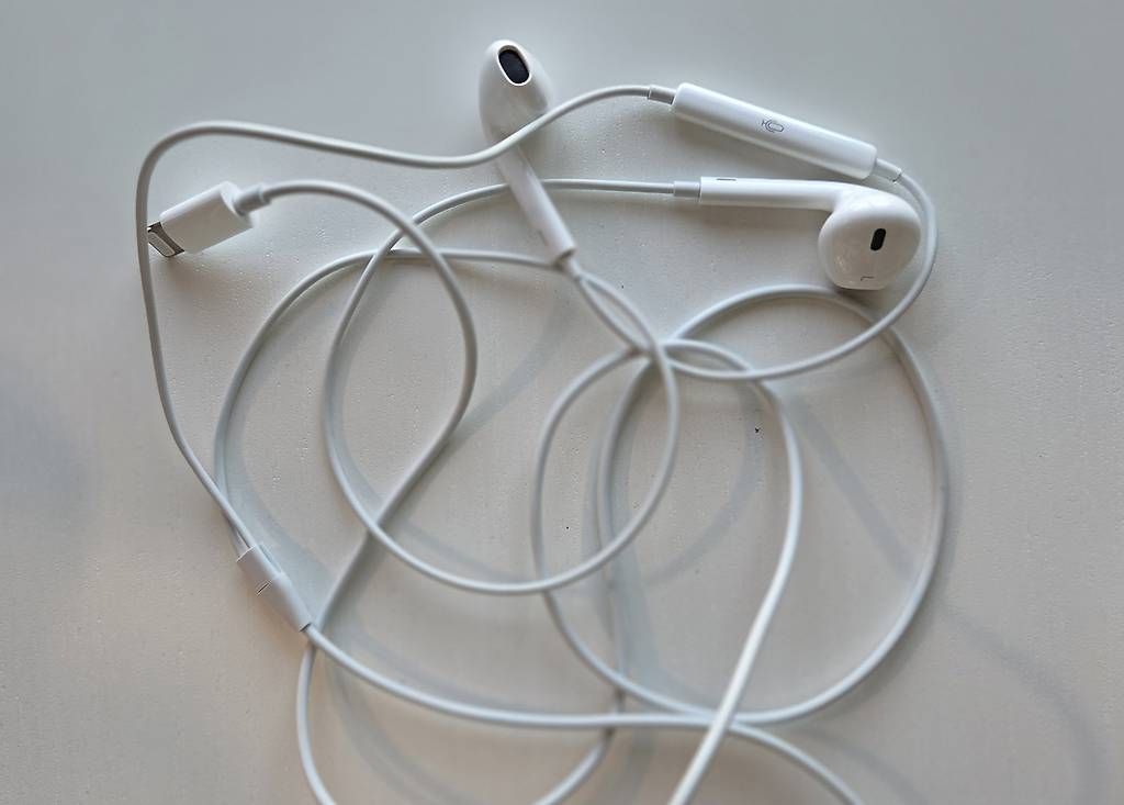 Cuffie: Apple Kabel Kopfhörer (mit altem Stecker) – Usato da Bottmingen venduto da san_j2p9