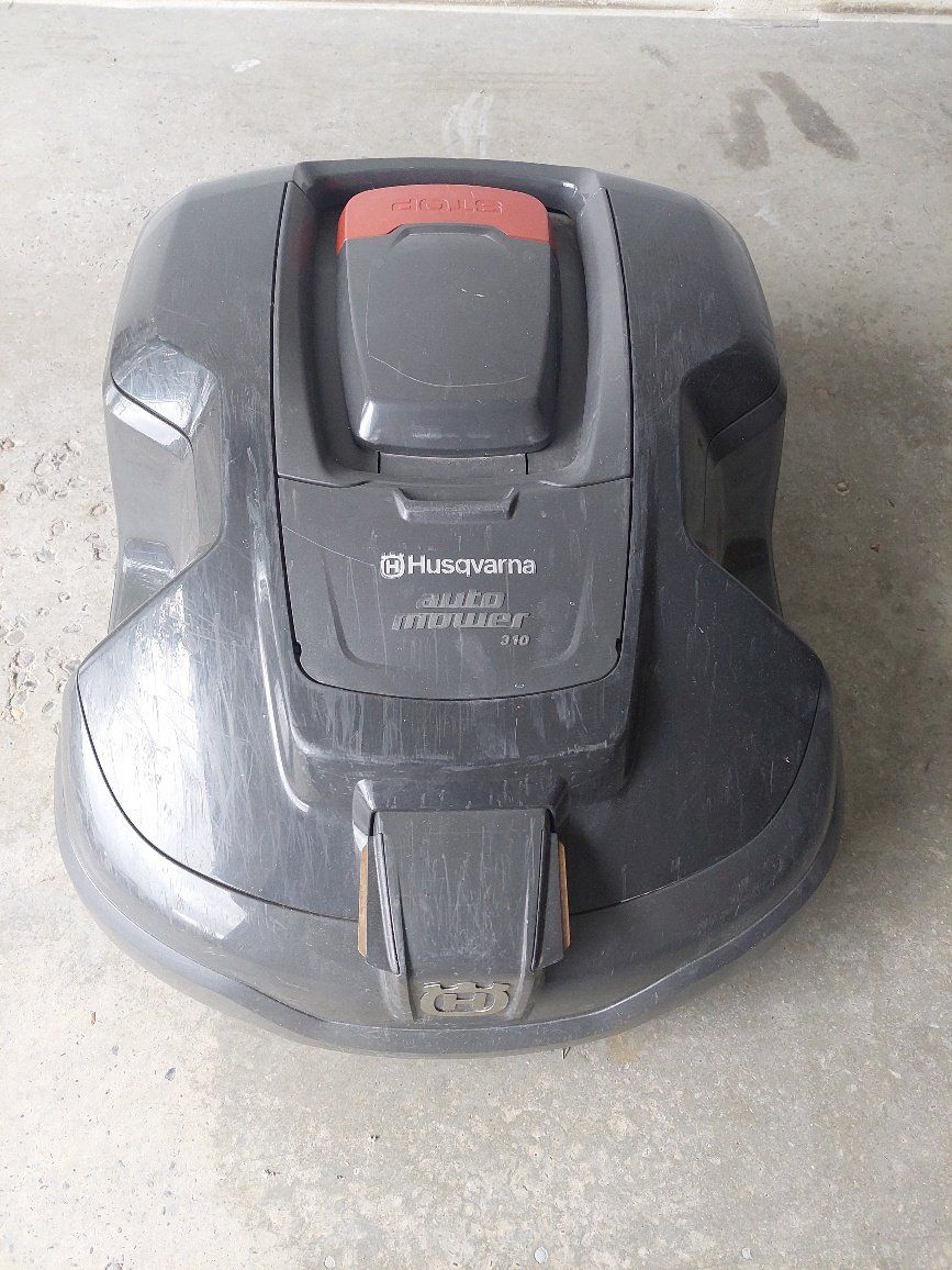 Husqvarna Tagliaerba: HUSQVARNA 310 – Usato da Charmey (Gruyère) venduto da cobi63