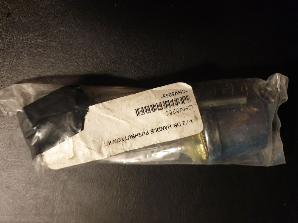 CHEVELLE DOOR HANDLE PUSH BUTTON KIT 1964-72 - Dynacorn - Restoration