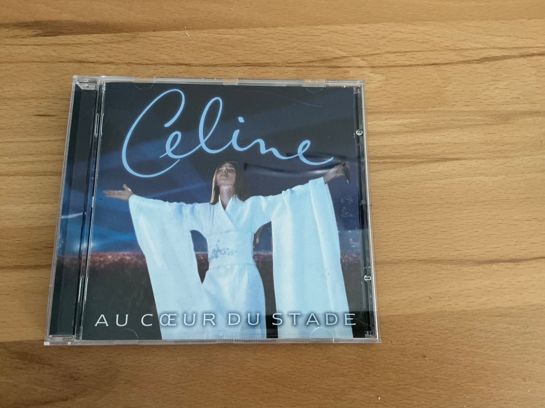 CD: Céline / Au coeur du Stade / 1999 – Usato da Dübendorf venduto da Troll_88