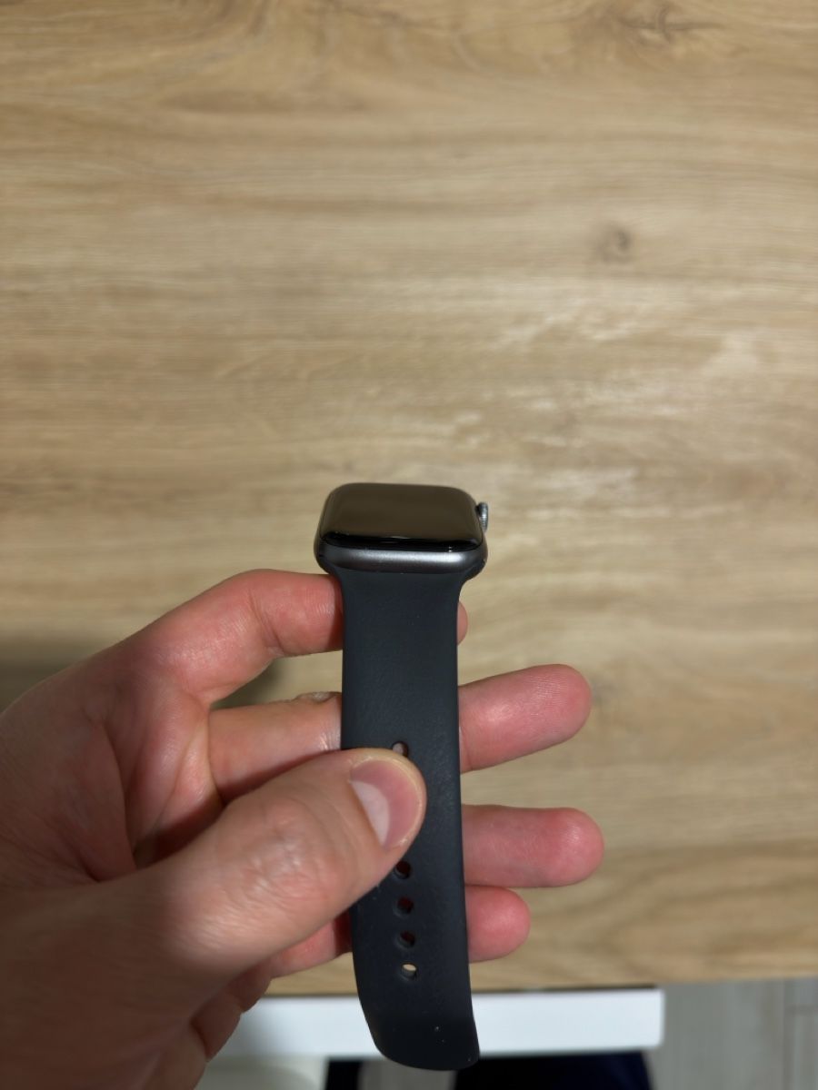 Apple Smartwatch: Apple Watch Series 4 44mm Nero – Usato da Stabio venduto da noe_5lnx 4