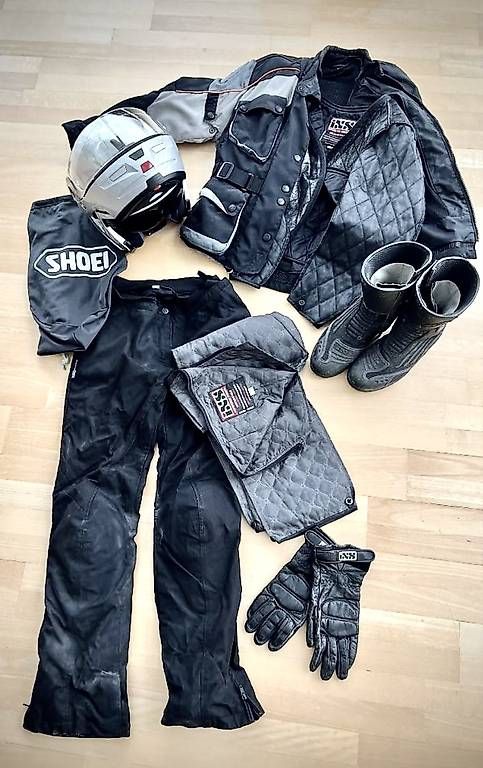 Helme & Visiere: Komplettes Motorrad-Set IXS + Shoei  – Gebraucht aus Rorschacherberg von PWMU