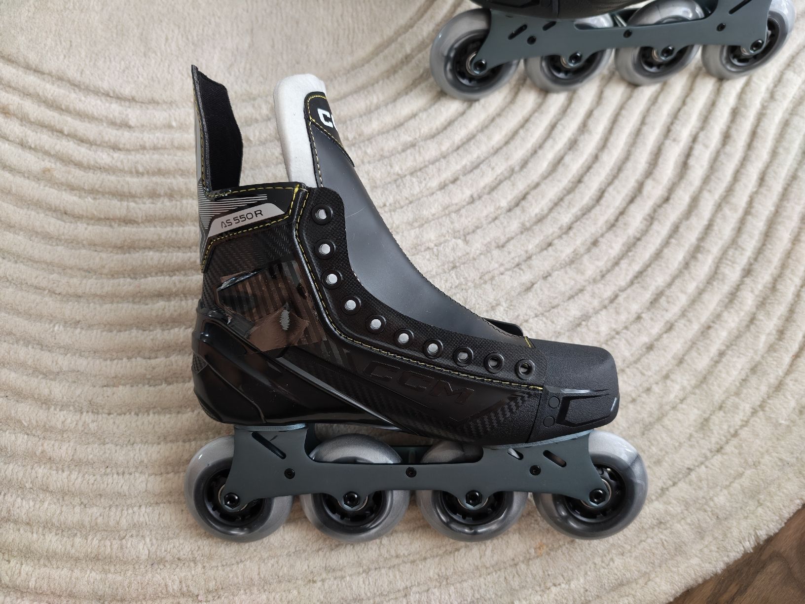 Ccm Pattini in linea & Pattini a rotelle: SR CCM Tac Roller Hockey Skates – Nuovo e nell'imballaggio originale da Mettmenstetten venduto da thesb 3