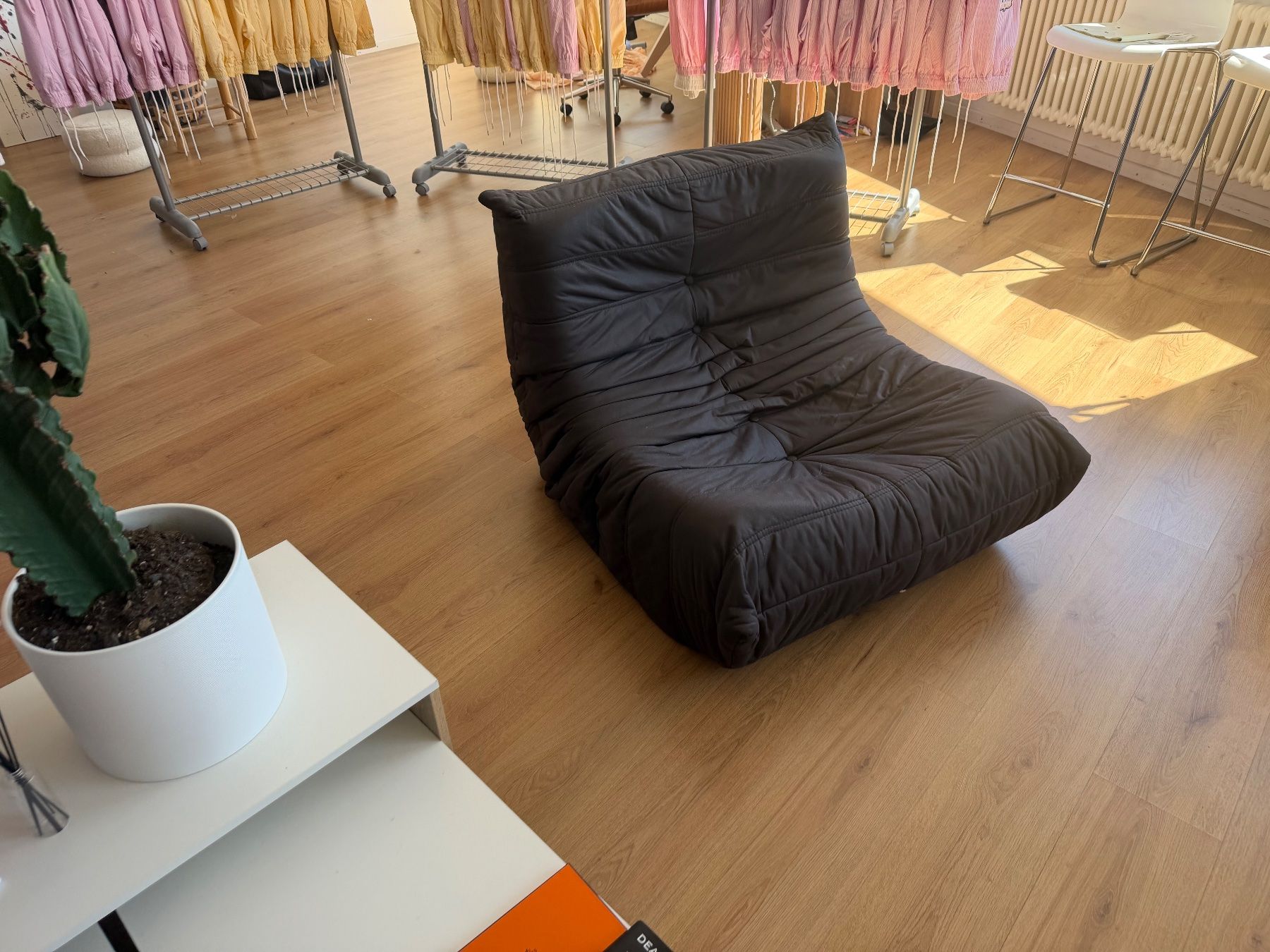 Sofas: Unique Couch – Gebraucht aus Lausanne von yan_6bmg 1