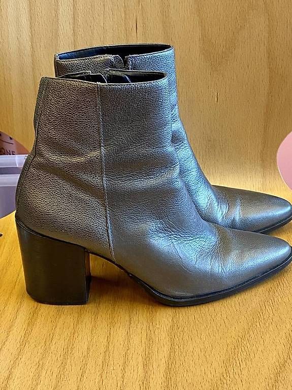 Scarpe da donna: Bottines gris argentée - San Marina Taille 39 – Usato da Cheseaux-Lausanne venduto da Fannelle01