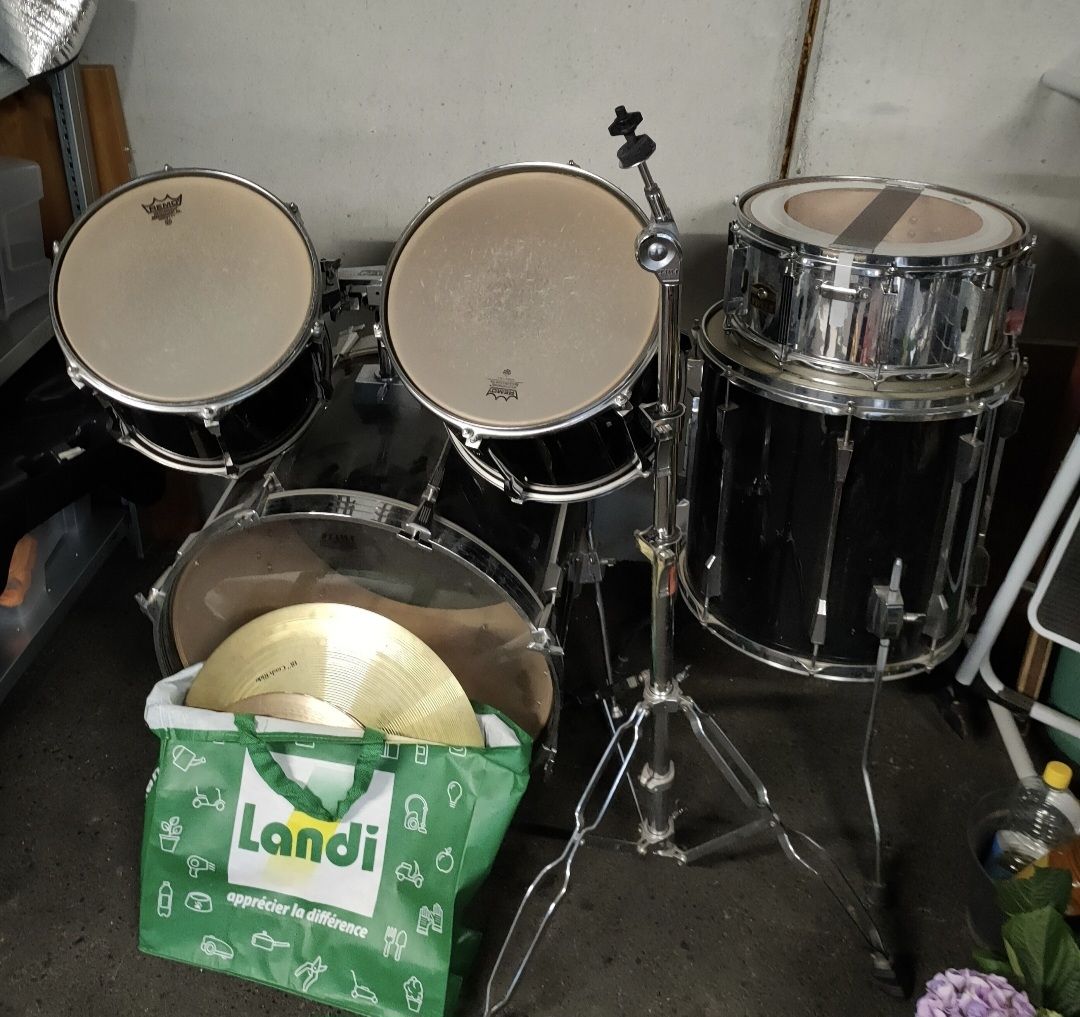 Strumenti musicali: Schlagzeug – Usato da Goldau venduto da madds