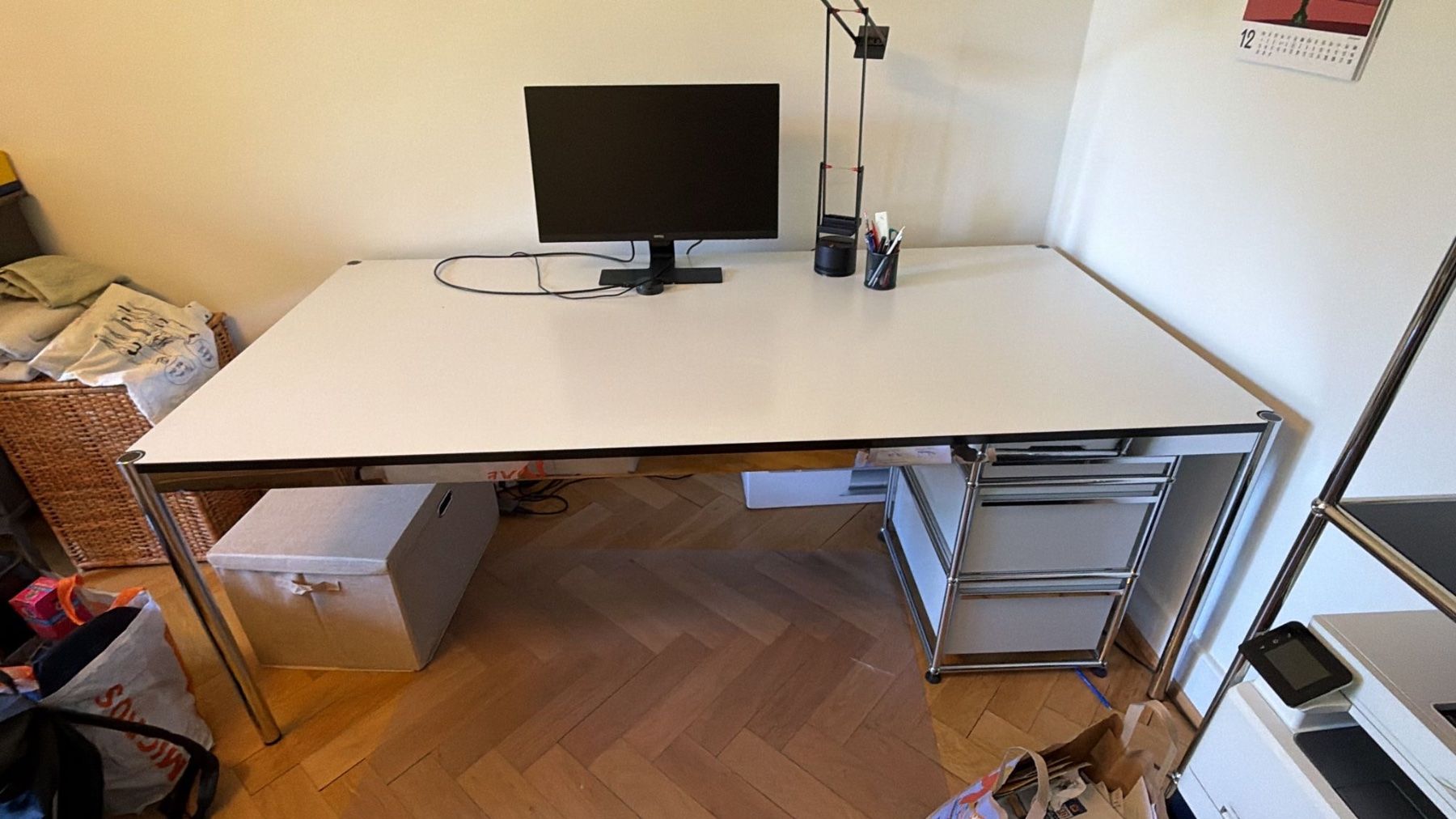 Scrivanie: USM desk 2m x 1m – Usato da Basel venduto da jul_d96y