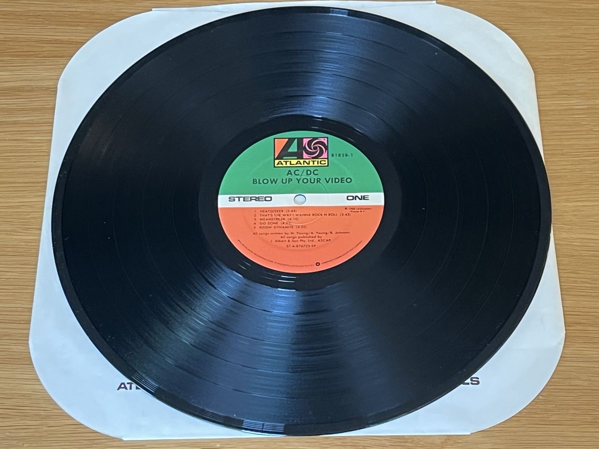 Dischi in vinile: AC/DC Blow up your Video Lp USA – Usato da Basel venduto da Vinyloase 2