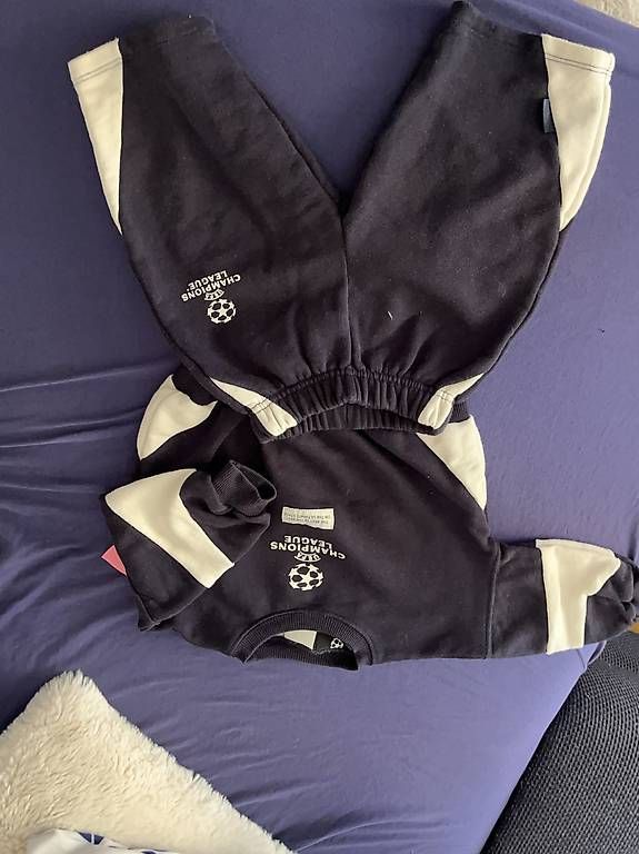 H&M Kleiderpakete & -sets: Trainer Grösse 86 – Gebraucht aus Stäfa von Corinneeeee 2
