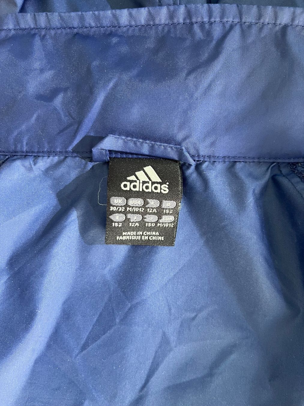 Adidas Giacche: Dunkelblauer Adidas Windbreaker Grösse 152 – Usato da Zürich venduto da giu_j77x 5