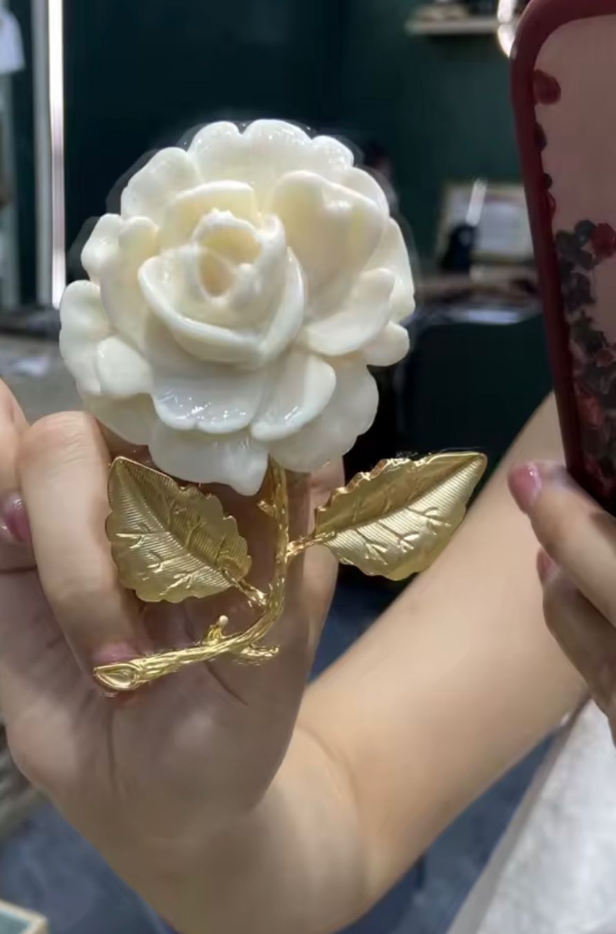 Broches & Aiguilles: Broche Rose Éternelle – Neuf avec emballage d'origine à St-Maurice par Sandrinette123 1